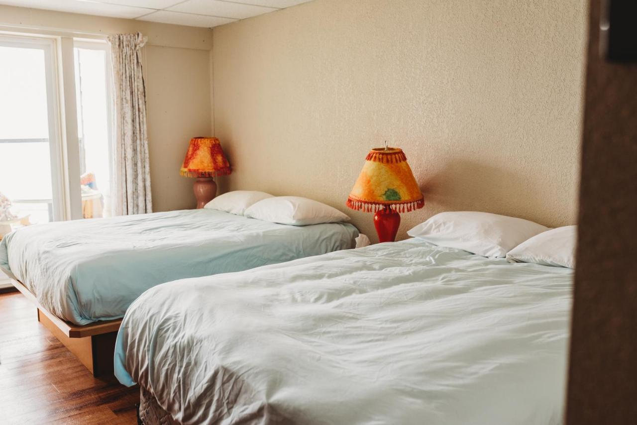 The Oceanfront Hotel Sointula Екстер'єр фото